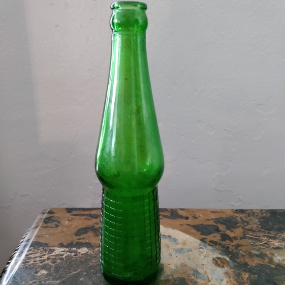 VINTAGE 10OZ CANADA DRY GREEN GLASS SODA BOTTLE - Picture 4 of 4